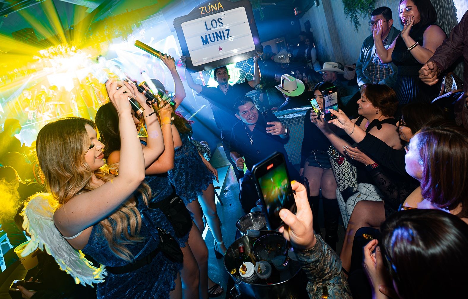 Descubre cómo el Bottle Service en Las Vegas 2026 evoluciona a experiencia VIP inmersiva en Zuna.