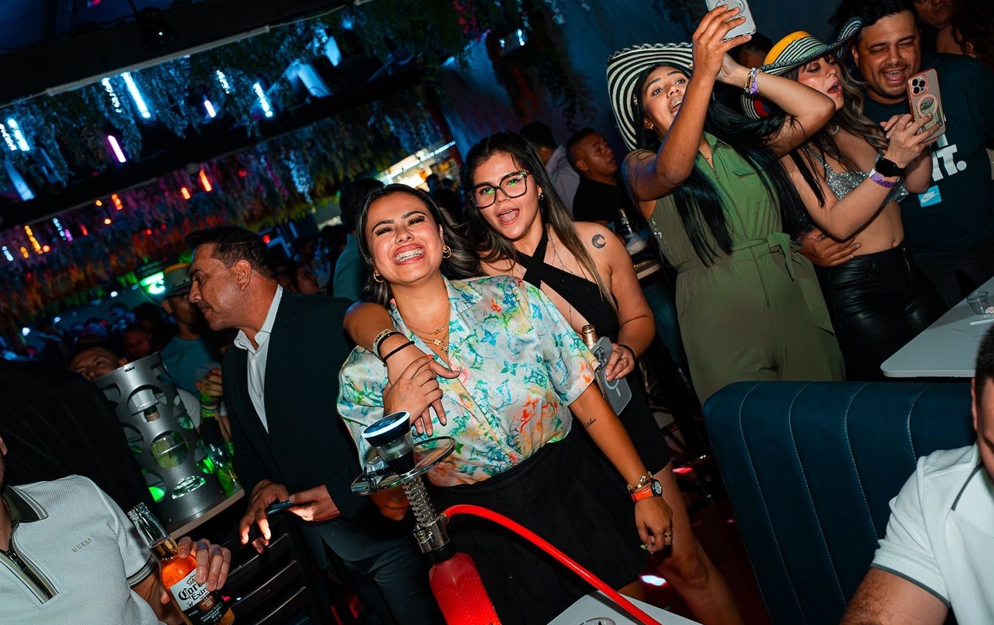 Arma tu itinerario de vida nocturna en Las Vegas. Descubre la guía VIP de Zuna 2026.